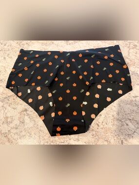 VS PINK HALLOWEEN PANTY LARGE NWOT PUMPKIN